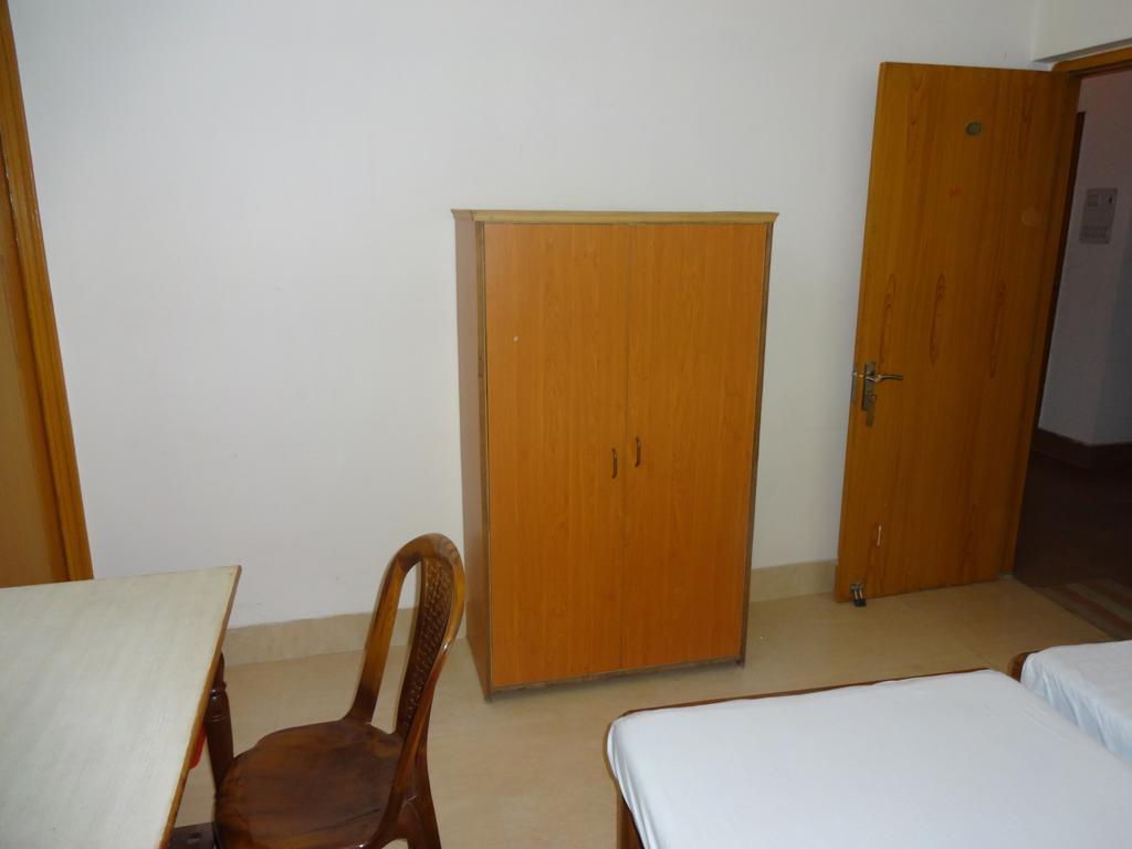 Harsh & Yash Guest House Bodh Gaya Room photo